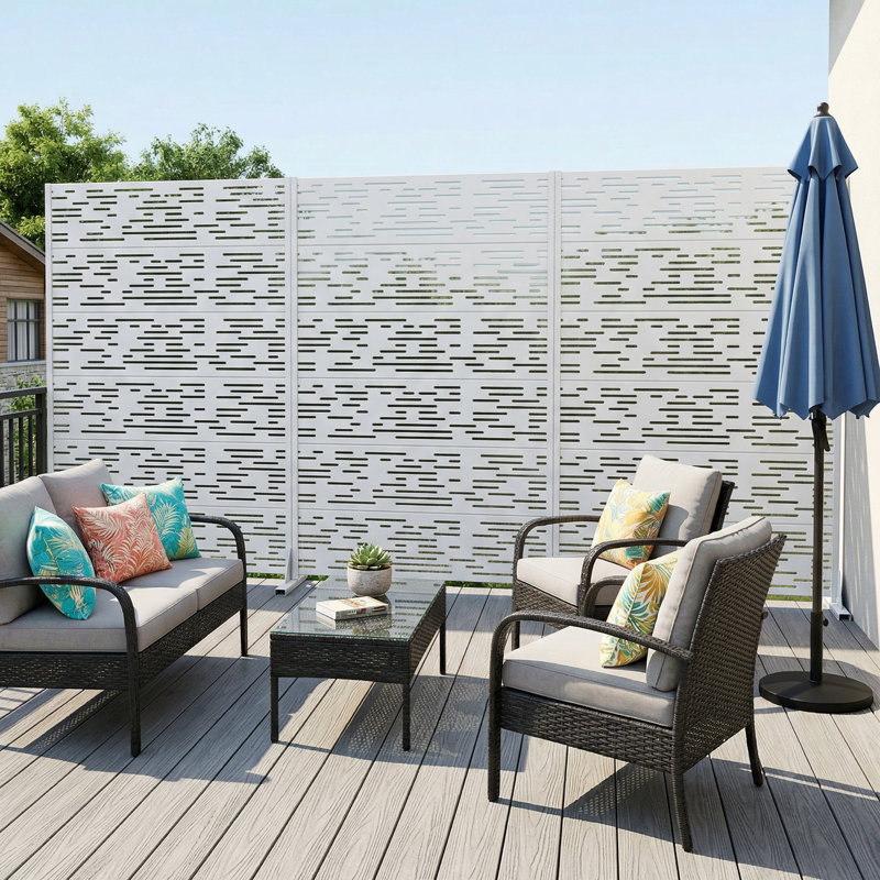 Panneau de clôture en métal pour l'extérieur, 72" H x 94" W x 16" D, Blanc