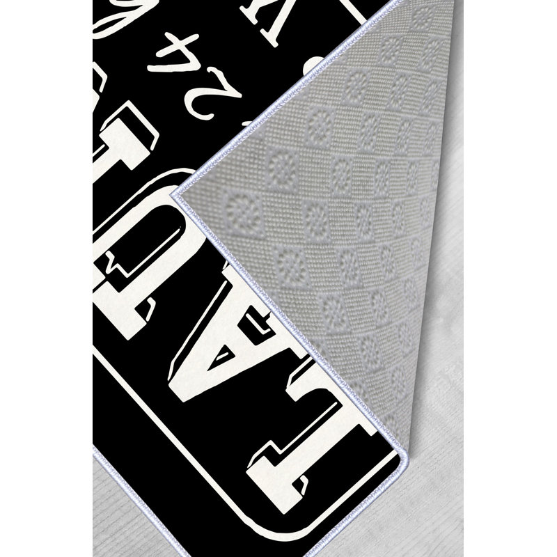 Tapis noir / blanc en polyester tissé à la machine, Rectangle 5 pi 11 po x 9 pi 2 po
