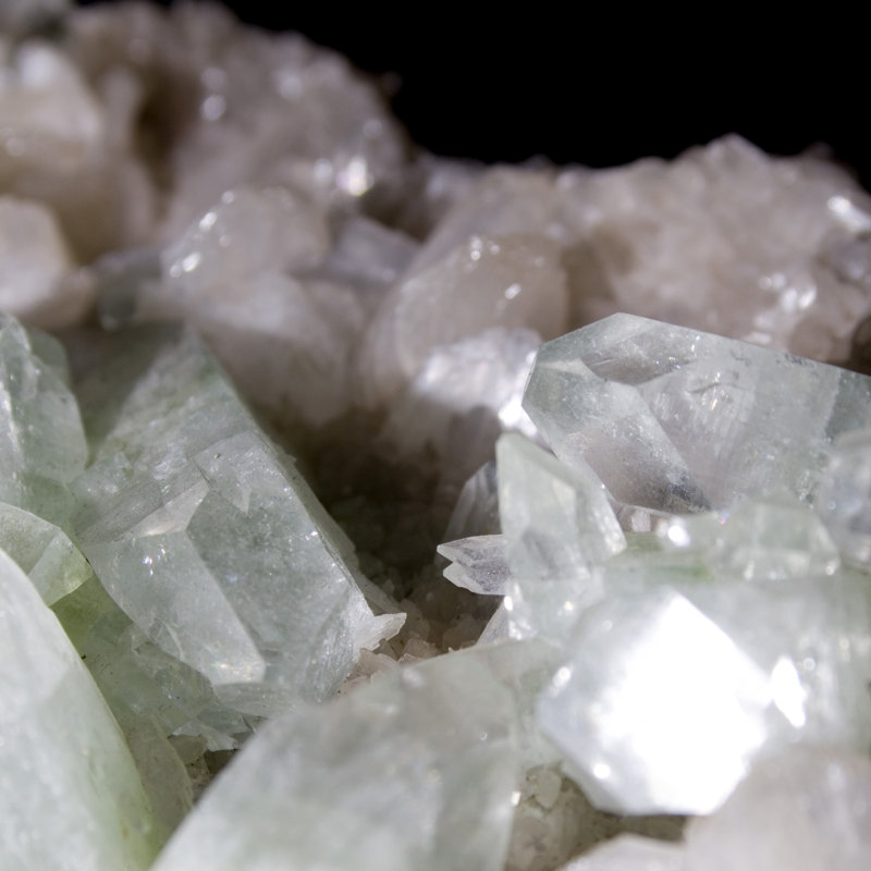 Gemmy apophyllite sur Stilbite