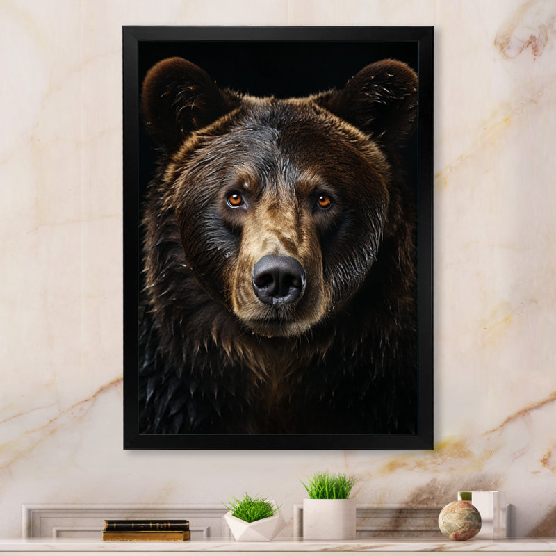 Layota Bear Majestic Selfy I - art mural encadré avec ours, H 20 po x l 12 po x P 1 po, Noir