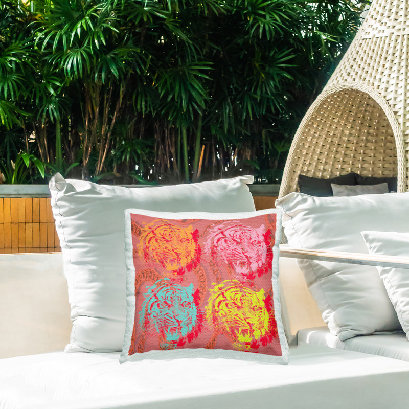 Coussin d'extérieur imprimé Modern Pop Tigers par Lil 'Rue, Rouge