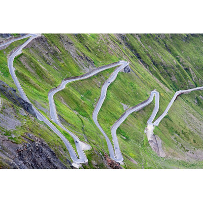 Ajwa " Serpentine Mountain Road "