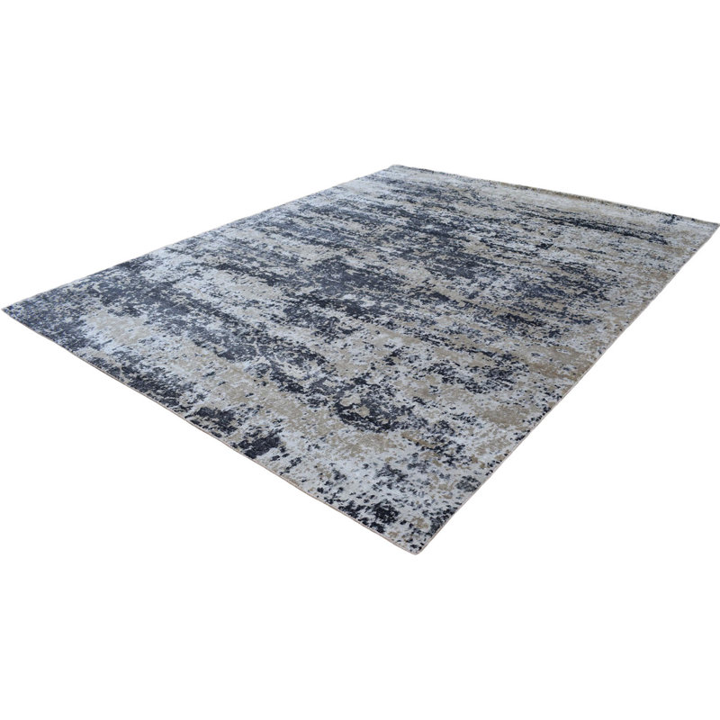 Tapis brun noué à la main