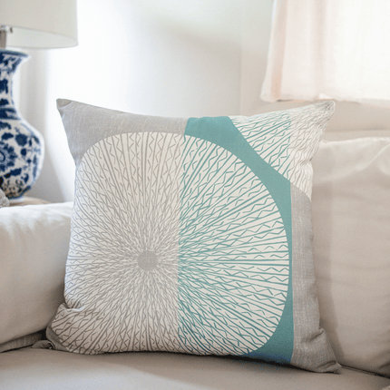 Taie d'oreiller Niho Medallion, Blanc / bleu médaillon Niho