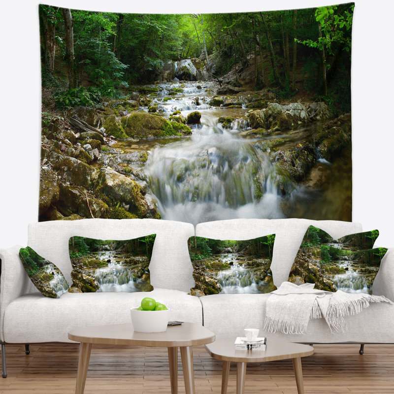 Tapisserie cascade de source naturelle, H 32 po x l 39 po