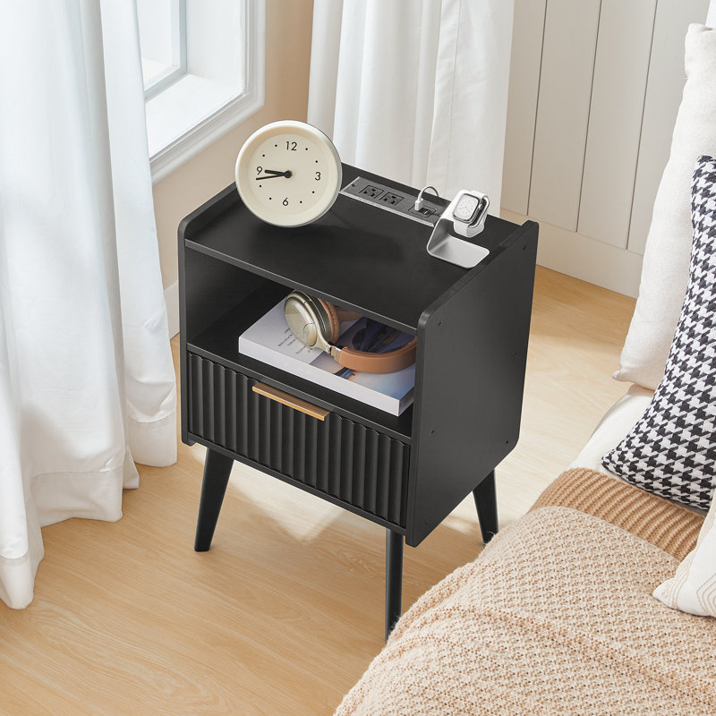 Table de chevet cannelée 23,4 "avec station de charge, table de chevet cannelée, Noir mat
