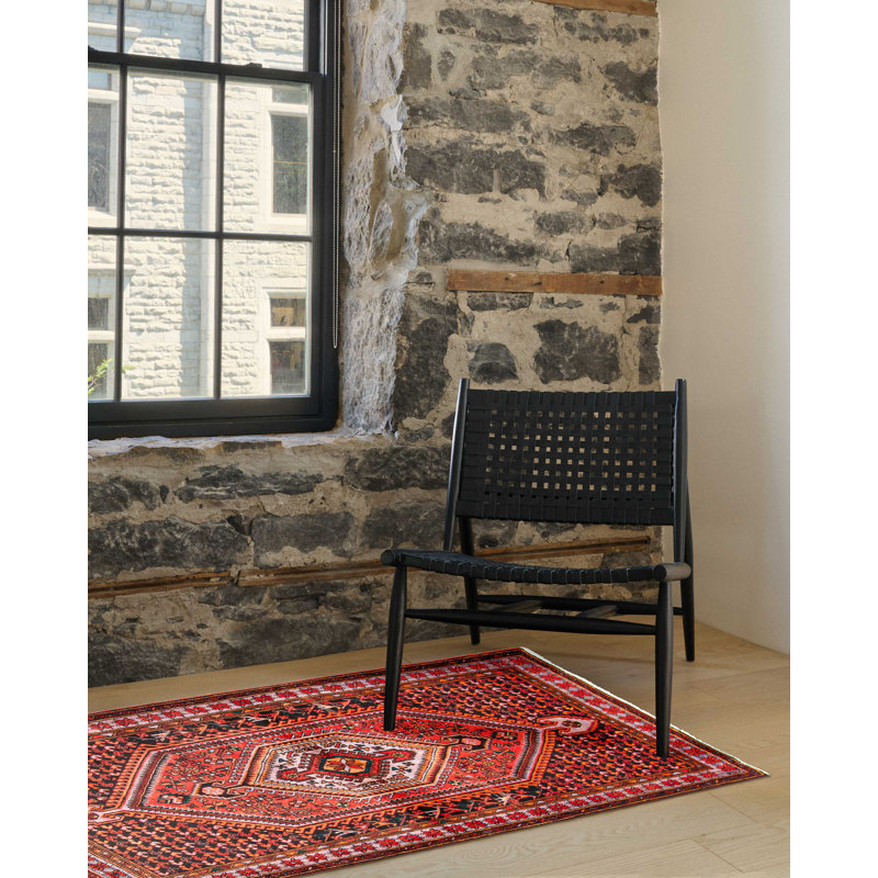 Tapis rouge Anadol 5 pi 1 po x 7 pi 4 po