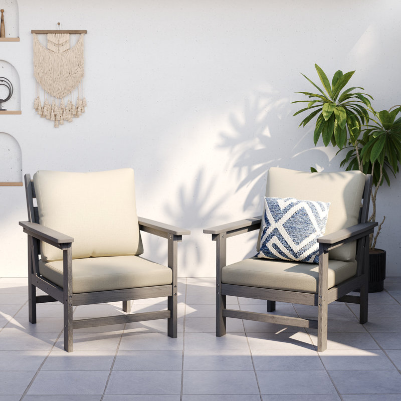 Chaises longues d'extérieur modernes en PEHD avec coussins de 5 po d'épaisseur et texture de bois naturel, Beige, Gris