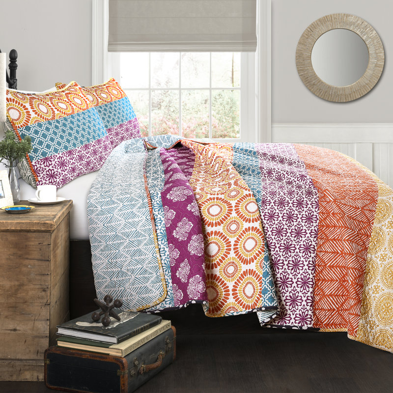 Bohemian 100% Cotton Reversible 3-Piece Quilt Set, Full/Queen Quilt + 2 Standard Shams, Fuchsia Geometric
