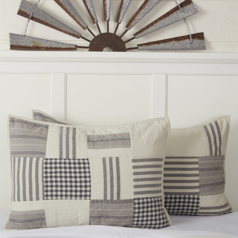 Taie décorative grise 37 po x 21 po Gray Gables, Patchwork gris
