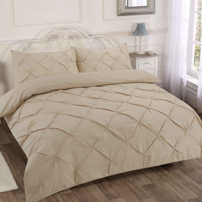 Alexander Diamond Pintuck Duvet Cover Set