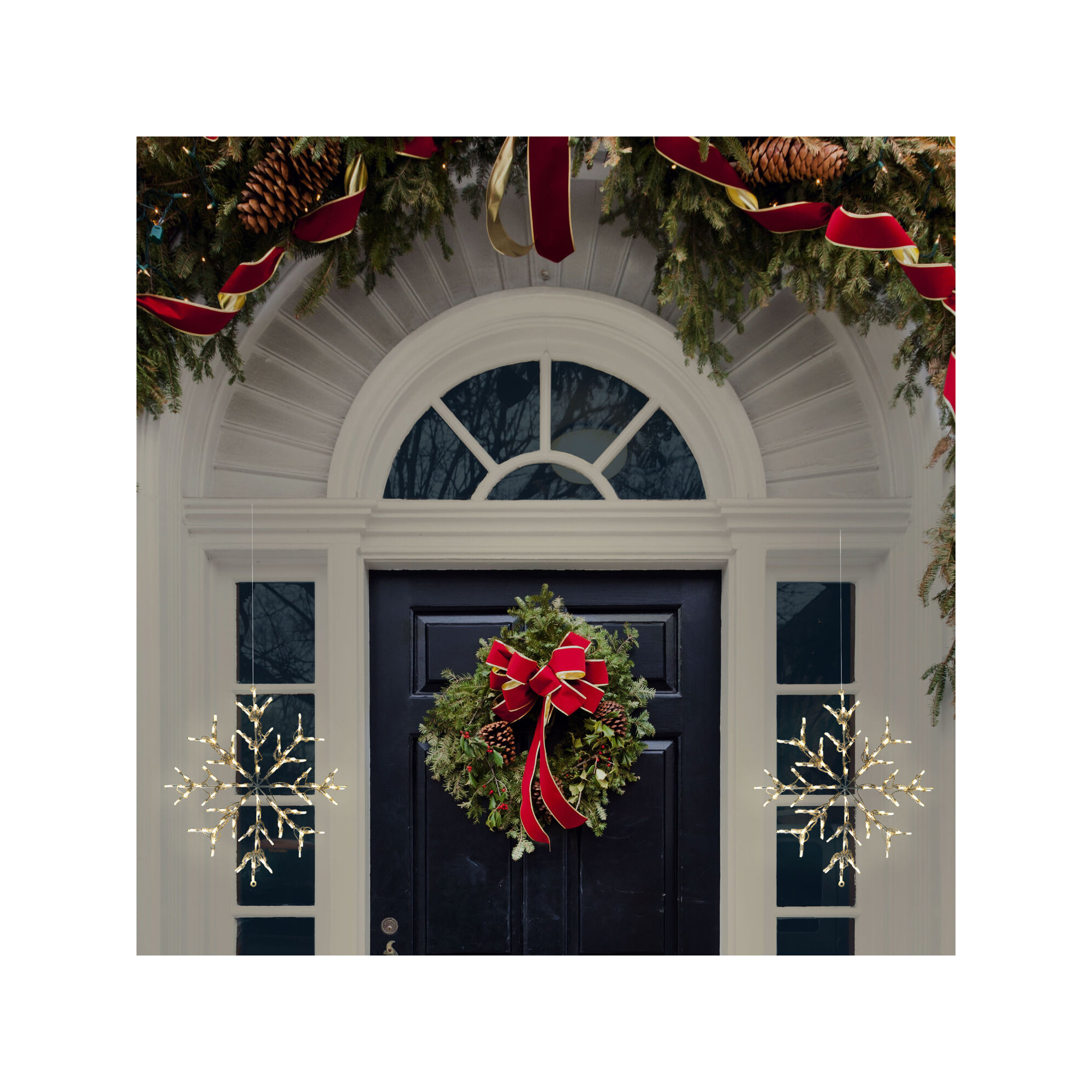 Outdoor LED LED Lighted Window Décor, Gold