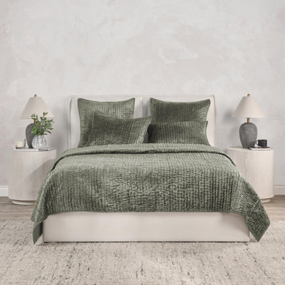 Bari 4-Piece Velvet Rayon Quilt Set