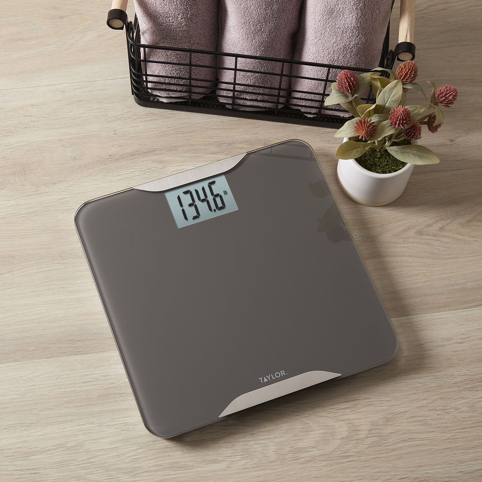  Taylor Digital Glass Bathroom Scale for Body Weight, 400 lb  Capacity, Durable Tempered Glass Platform and Easy to Read, White : Health  & Household