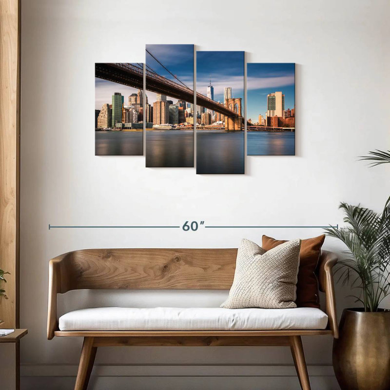 Nicci reliant le pont de Brooklyn