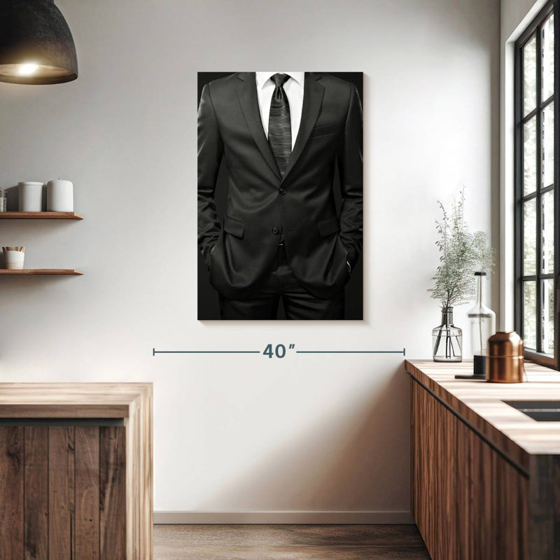 Navette d'homme d'affaires sur fond noir, H 39 po x l 26 po