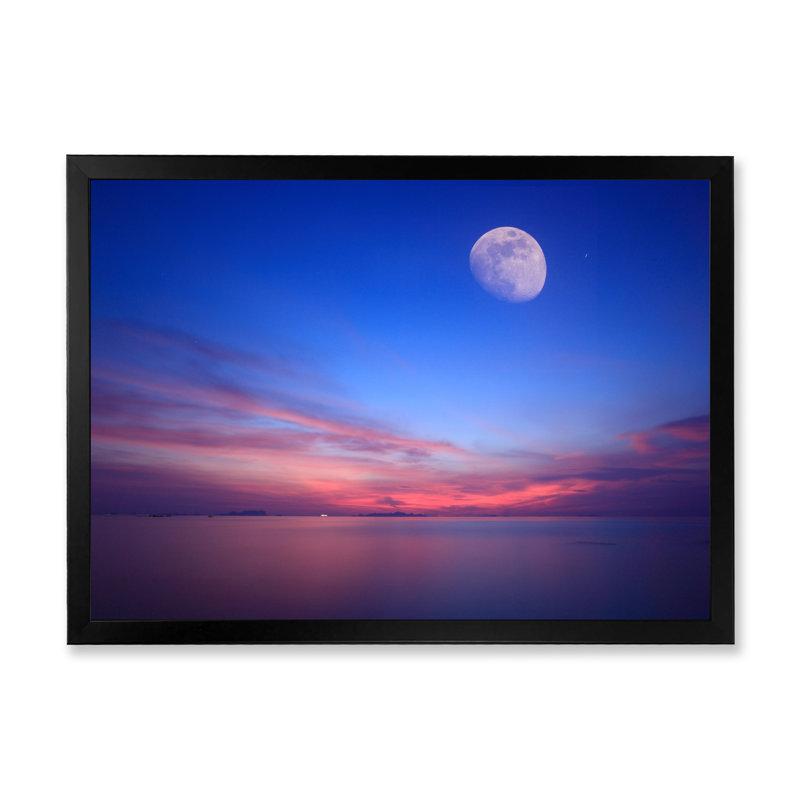 «Beautiful Moon Over Blue Sea», reproduction sur toile, Cadre d'angle fermé noir, H 8 po x l 12 po x P 1 po