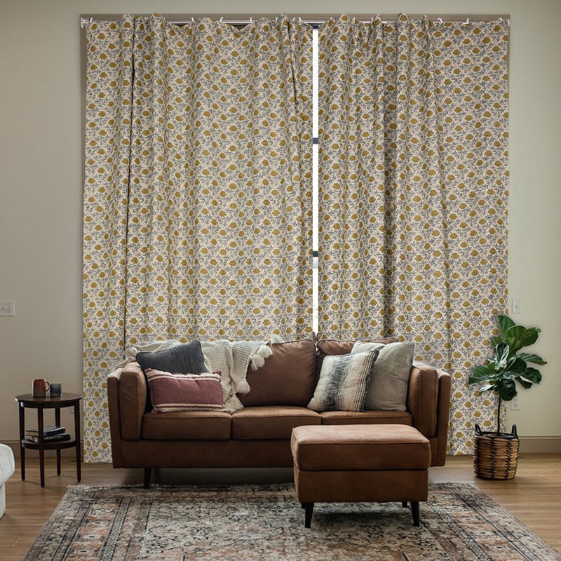 Rideau plat non doublé en lin mélangé imprimé à la main à motifs floraux jaune moutarde, idéal pour le salon et la chambre à coucher, style bohème et champêtre.