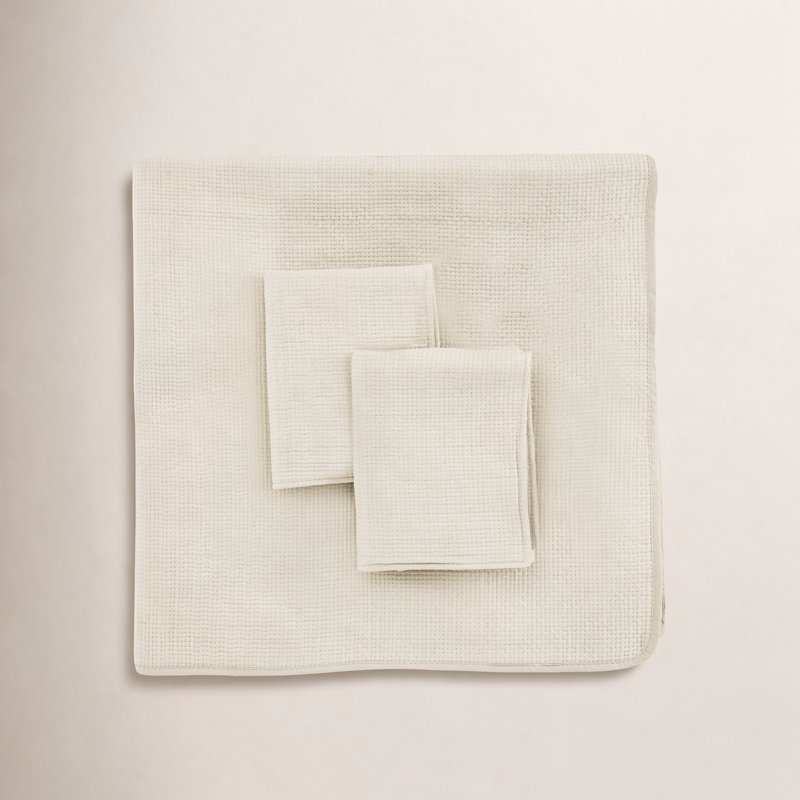 Sedna Modern & Contemporary Cotton Quilt, Ivory, King Quilt + 2 King Shams