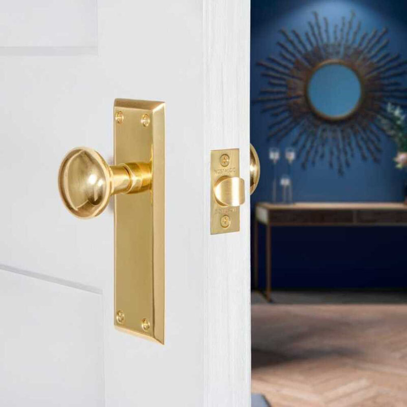 New York Plate with New York Door Knob, Unlacquered Brass, 2-3/8"