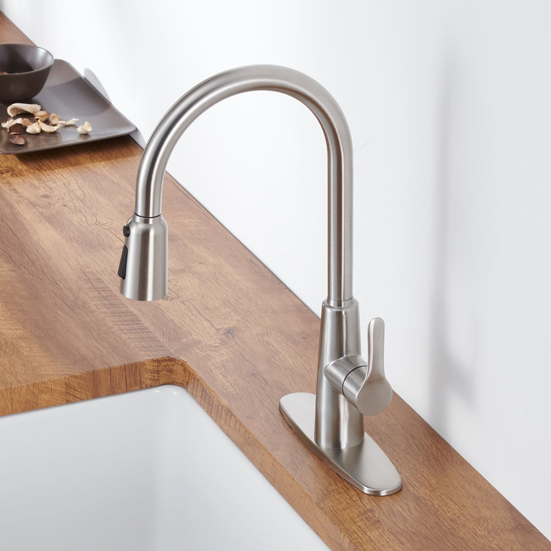 Robinet escamotable avec accessoires