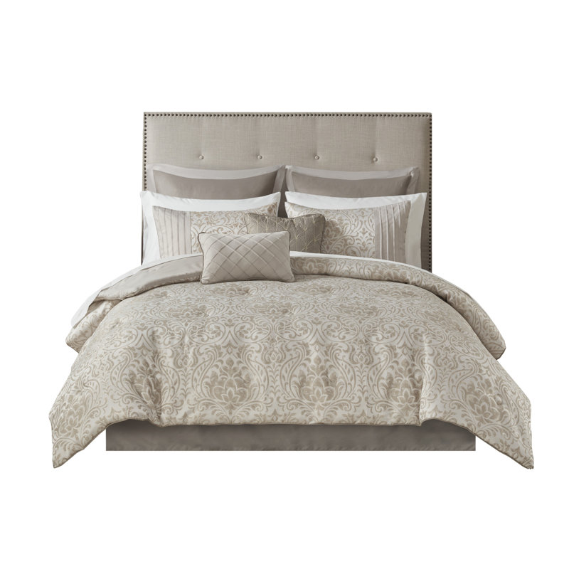 Luxurious Jacquard Bedding Sets, Polyester, Traditional Elegance For Home