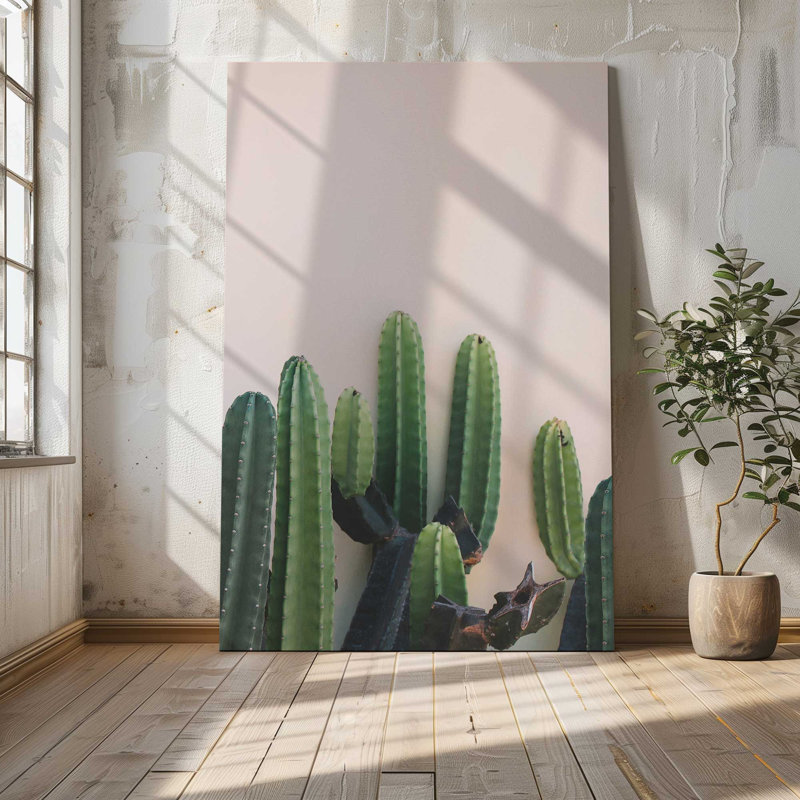 «Prickly Beauty», grande impression sur toile, H 54 po x l 36 po
