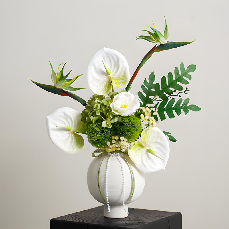 Ornements de fleurs simulées