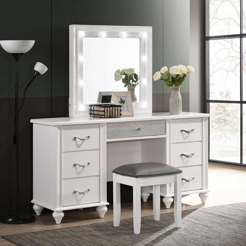 Bureau de coiffeuse rétro