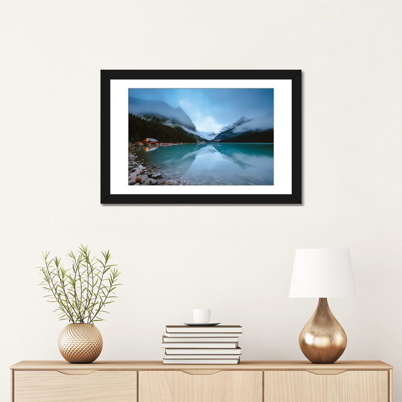 «Dawn at Lake Louise», impression sur toile, H 16 po x l 24 po x P 1 po, Papier d'art encadré noir, Blanc