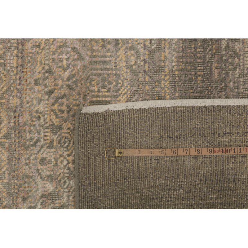 Handmade Cotton and Silk Abstract Area Rug