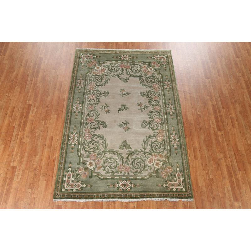 Tapis népalais unique à motif floral noué à la main 5 pi 10 po x 8 pi 7 po One-of-a-Kind