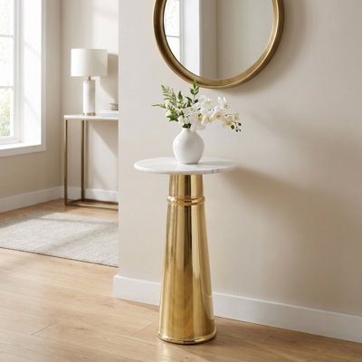 Table d'appoint dorée avec plateau en marbre blanc | Table de bout décorative moderne | Base en métal à piédestal | Table d'appoint pour le salon | 14 x 14 x 24 po
