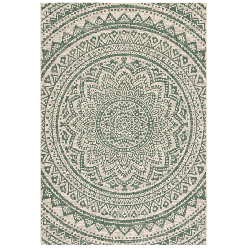 Tapis oriental intérieur / extérieur beige / vert Cervantez, Rectangle 5 pi 3 po x 7 pi 7 po