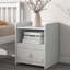 Lit plateforme avec table de chevet