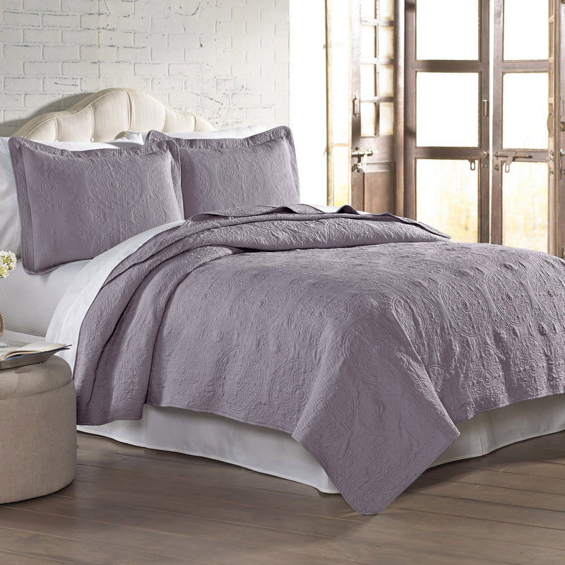 Medallion Quilt Set, King Quilt + 2 King Shams, Lavender