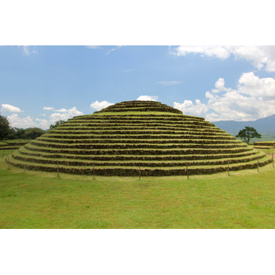 Guachimontones by Arturo Pena Romano Medina