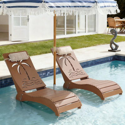 Dans les chaises longues de piscine, ensemble de 2, chaises longues en PEHD pour tablette jusqu'à 9 pouces, résistant à la décoloration, dossier réglable à 3 positions avec appui-tête, chaise longue ergonomique au bord de la piscine