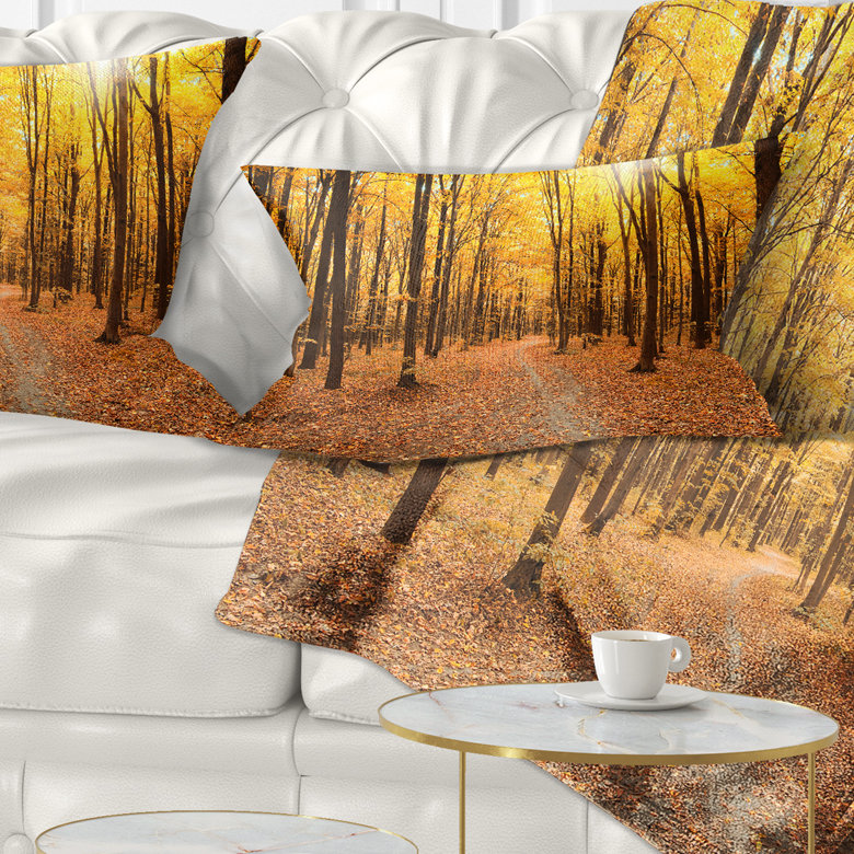 Coussin Yellow Treetops in Fall Forest, Rectangle, 12 po x 20 po