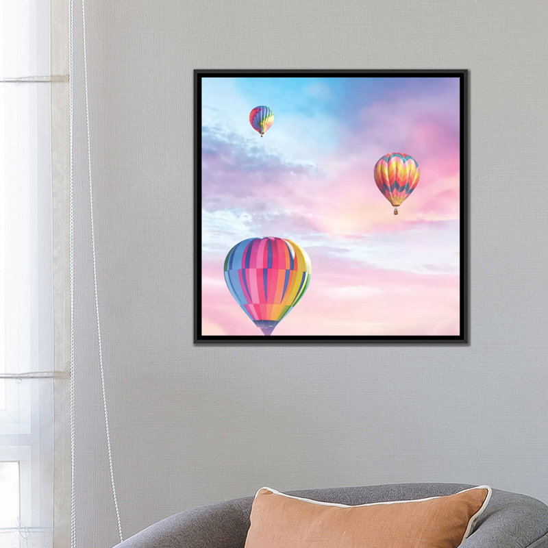 «Up Up and Away» par Erin Summer - reproduction d'art, Pas de tapis, H 26 po x l 26 po x P 1,5 po, Toile avec cadre noir