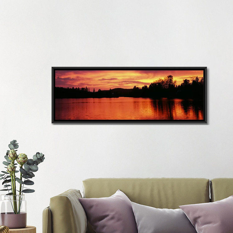 «Lake at Sunset, Vermont», reproduction de photo sur toile, H 16 po x l 48 po x P 1,5 po, Toile tendue