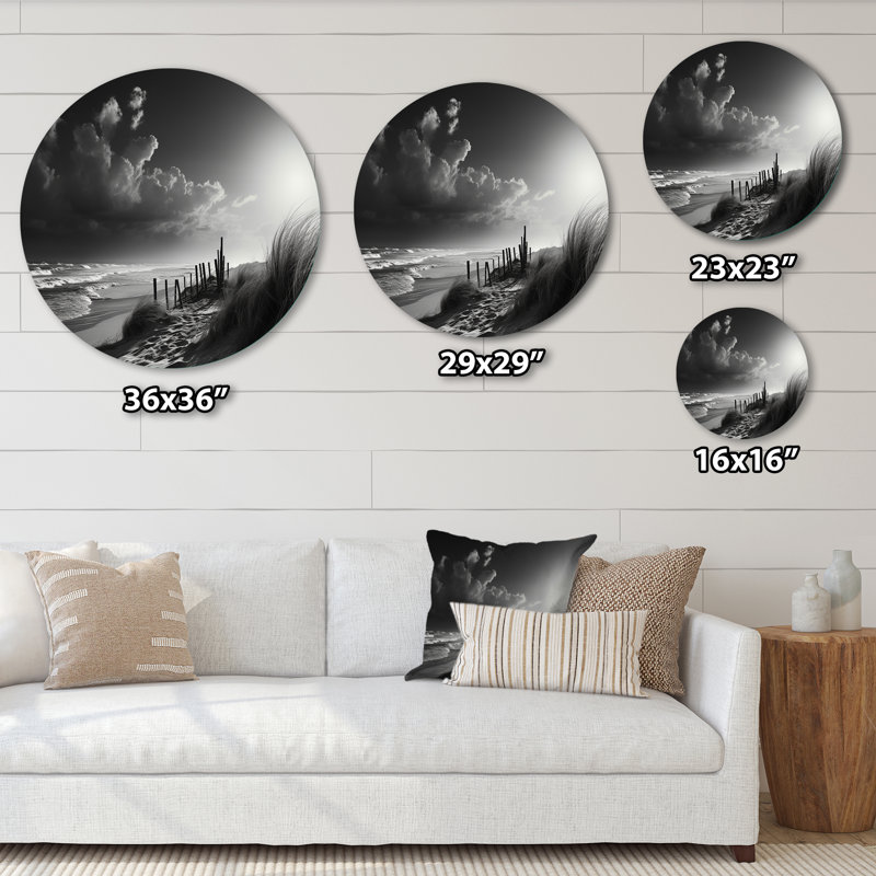 Paysage de plage noir et blanc II - art en métal rond côtier, H 29 po x l 29 po