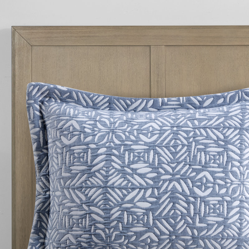 Blue Reversible Cotton Full Quilt Set with Embroidered Pillow