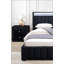Table de chevet de style contemporain avec boutons en cristal, capitonnage à rainures verticales et garniture cloutée pour un rangement élégant dans la chambre à coucher-326772650