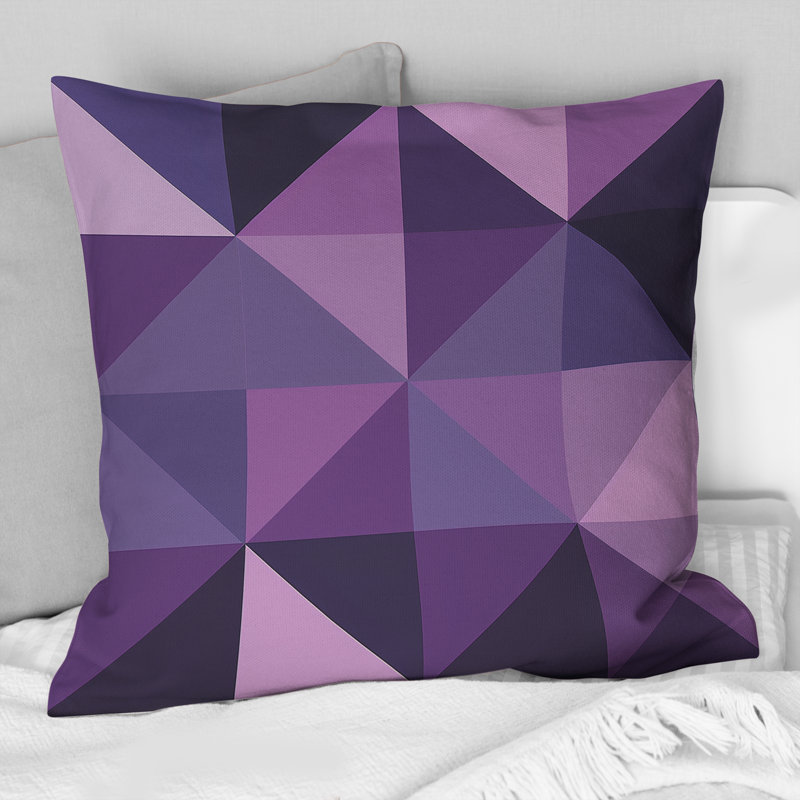 Coussin Mid-Century mauve à motif triangulaire III, H 18 po x l 18 po