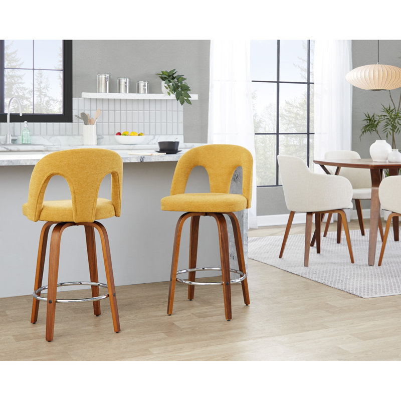 Tabouret de comptoir à hauteur fixe avec pivot en bois de noyer et tissu jaune avec repose-pieds rond en métal chromé - ensemble de 2