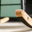 Chaise berçante rembourrée en velours Mid Century