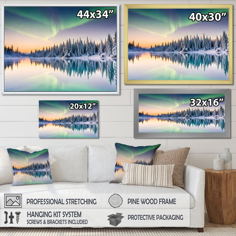 Alaska Northern Light sur impression sur toile, H 34 po x l 44 po x P 1,5 po, Cadre photo noir