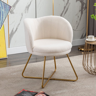 Armchair with faux fur metal legs
