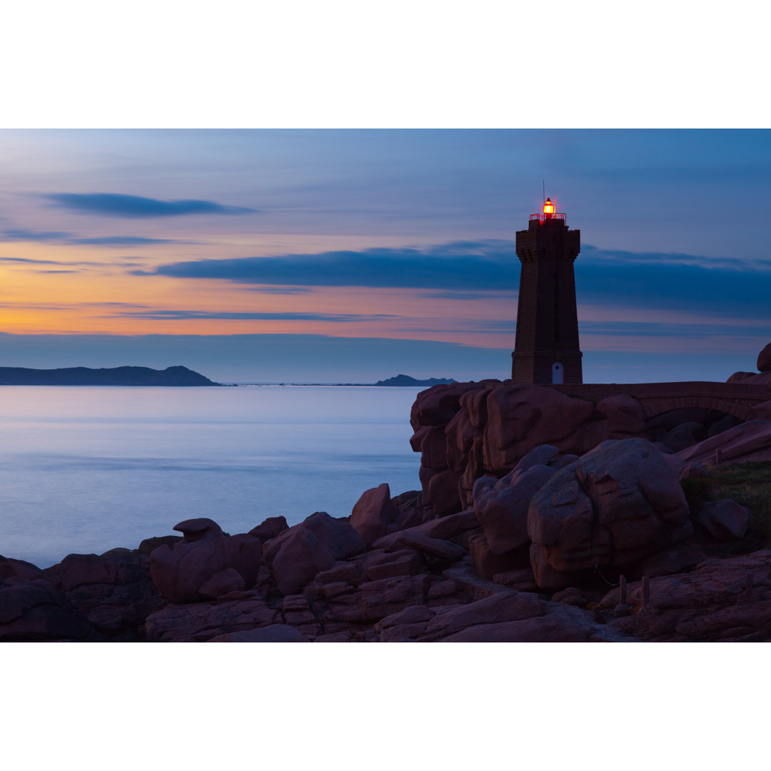 Leuchtturm Perros Guirec - Kunstdrucke auf Segeltuch